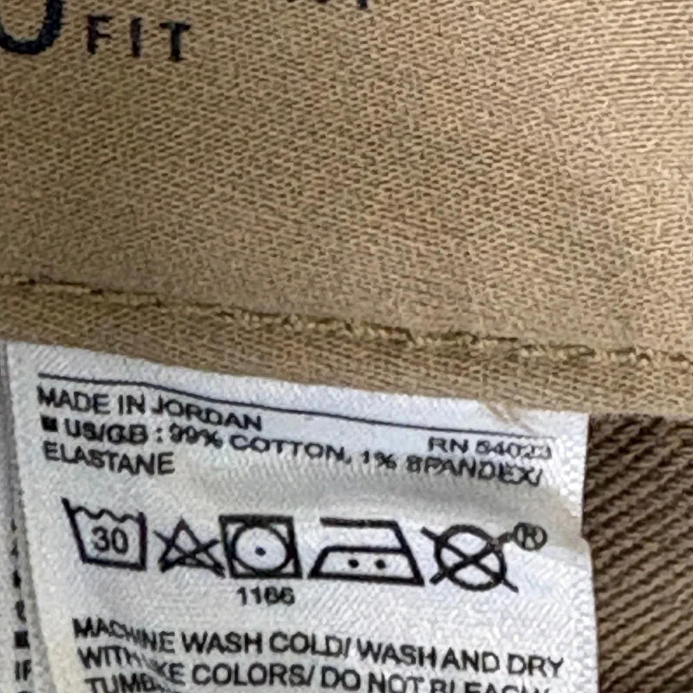 Banana Republic Traveler Skinny Fit Khaki Chino Pants Mens 28x30 Tan AT224